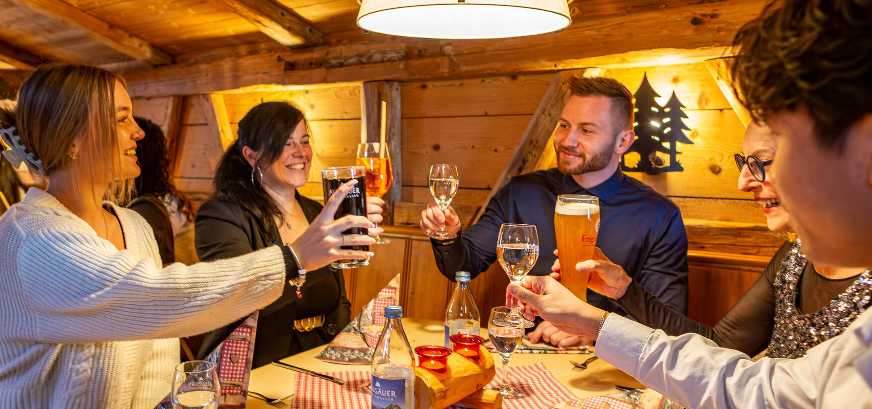 Feiern, genießen und eine gute Zeit haben
